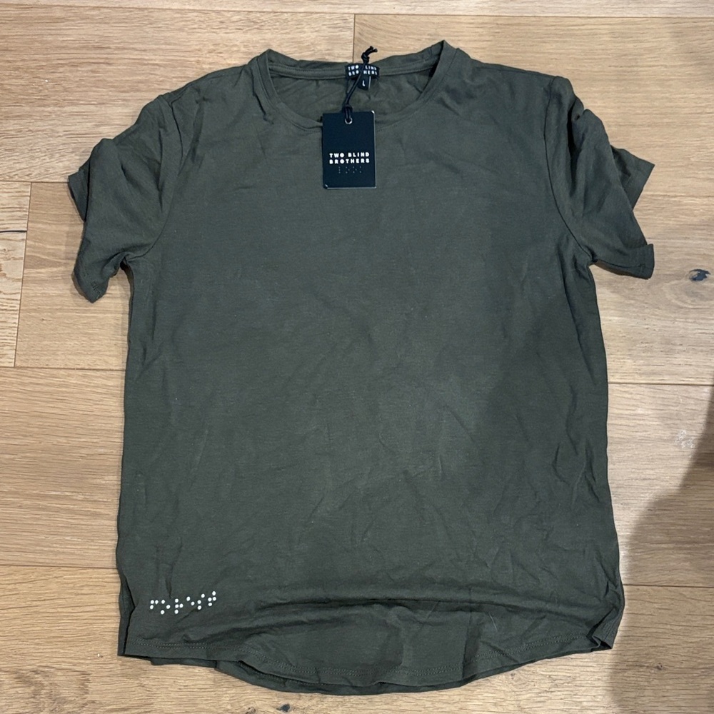 NEW! Two Blind Brothers Olive Short Sleeve Tee - Size Large